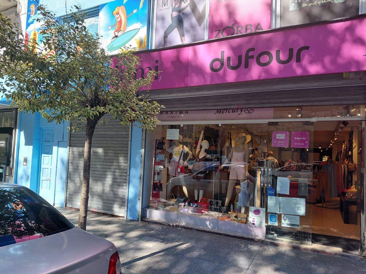 Foto de VENTA LOCAL COMERCIAL CENTRO MAS DEPTO PERMUTA, imagen 2