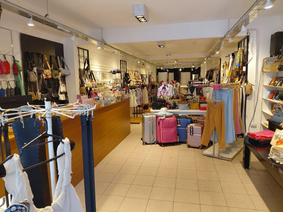 Foto de VENTA LOCAL COMERCIAL CENTRO MAS DEPTO PERMUTA, imagen 5