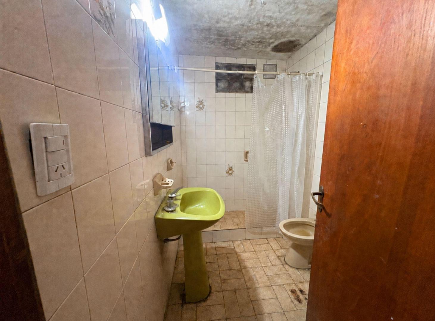 Foto de VENTA CASA 4 AMB. JURAMENTO CON GALPÓN Y PATIO, imagen 3
