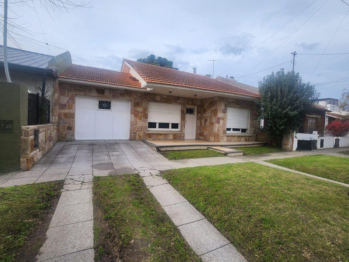 Foto de VENTA CASA DE TRES AMBIENTES BARRIO EL PROGRESO, imagen 4