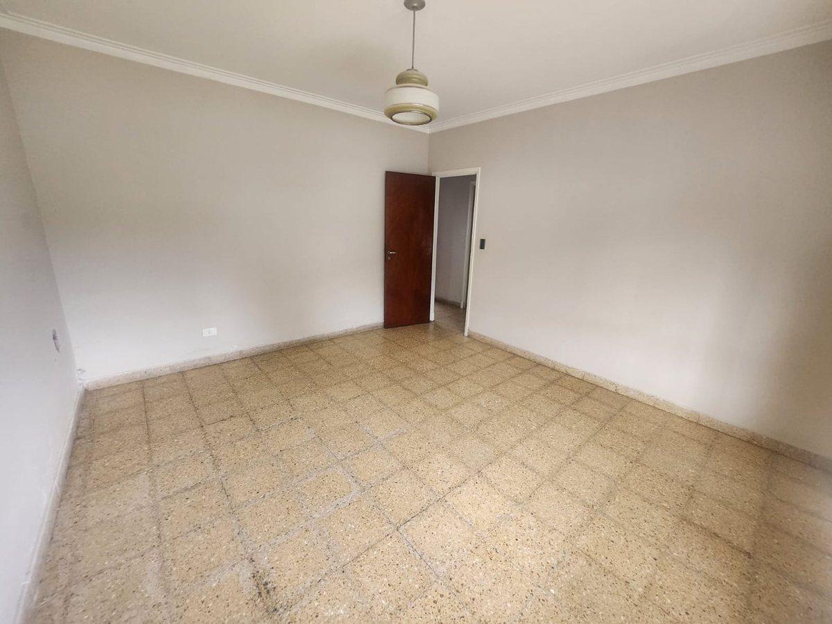 Foto de VENTA CASA DE TRES AMBIENTES BARRIO EL PROGRESO, imagen 3