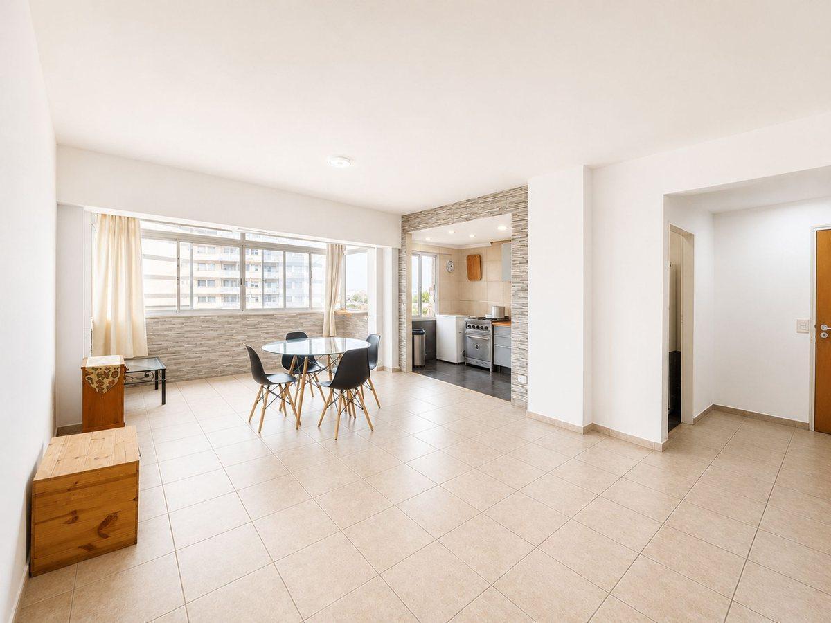 Foto de VENTA DEPARTAMENTO 5 AMB BARRIO SARMIENTO COCHERA, imagen 2