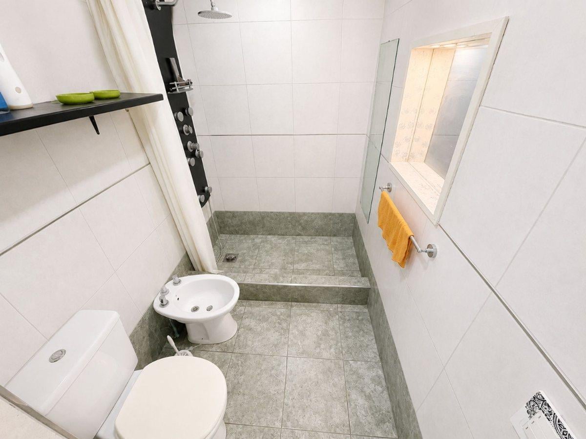 Foto de VENTA DEPARTAMENTO 5 AMB BARRIO SARMIENTO COCHERA, imagen 3