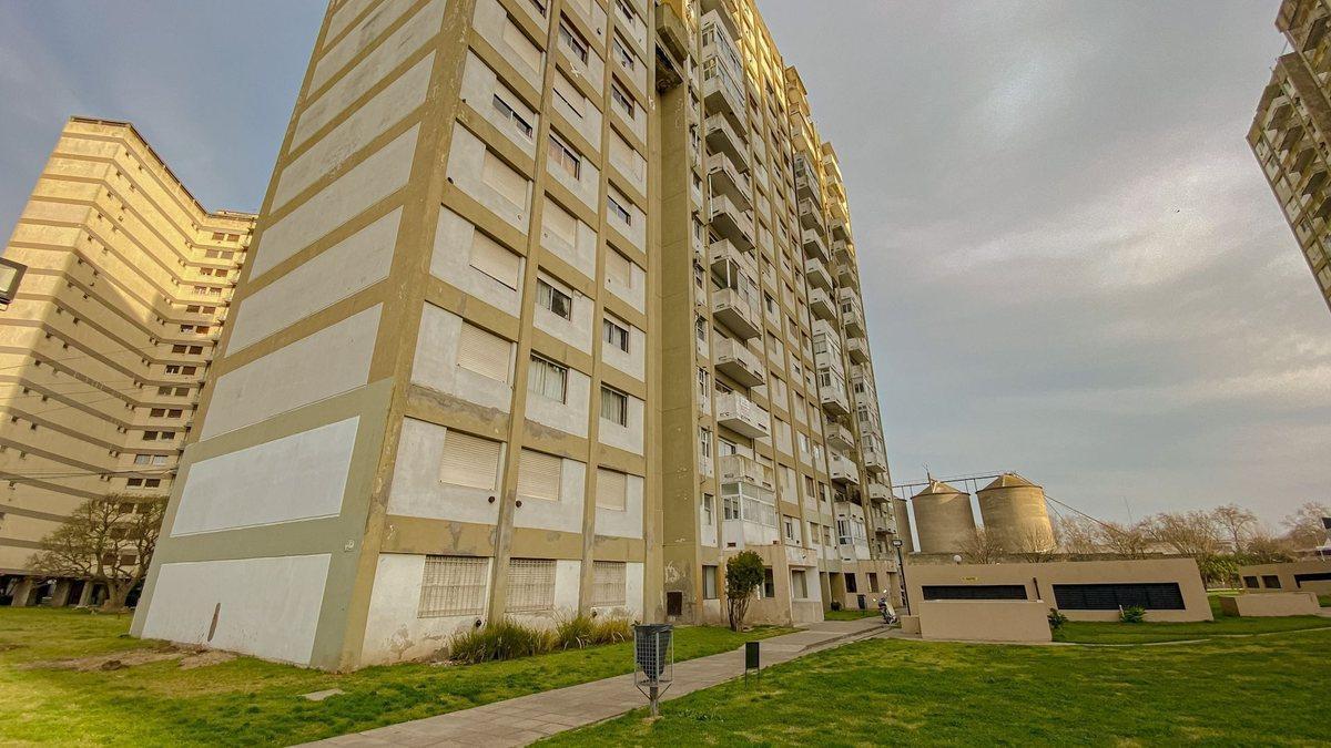Foto de VENTA DEPARTAMENTO 5 AMB BARRIO SARMIENTO COCHERA, imagen 4