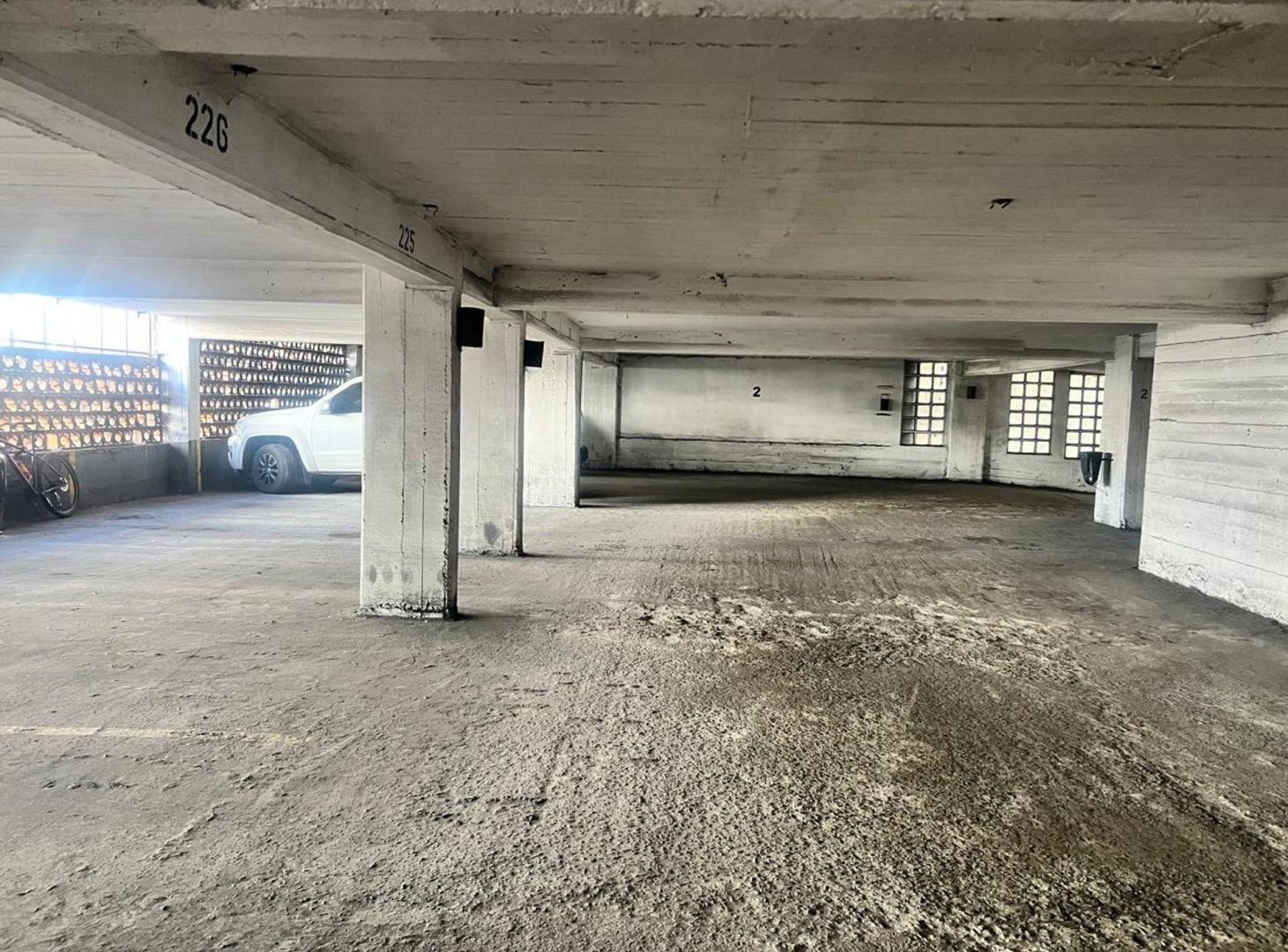 Foto de VENTA COCHERA CUBIERTA CENTRO, imagen 1