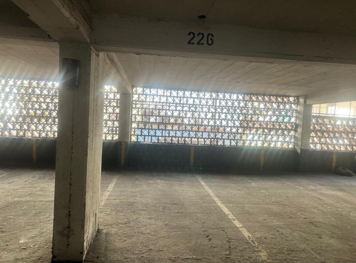 Foto de VENTA COCHERA CUBIERTA CENTRO, imagen 4