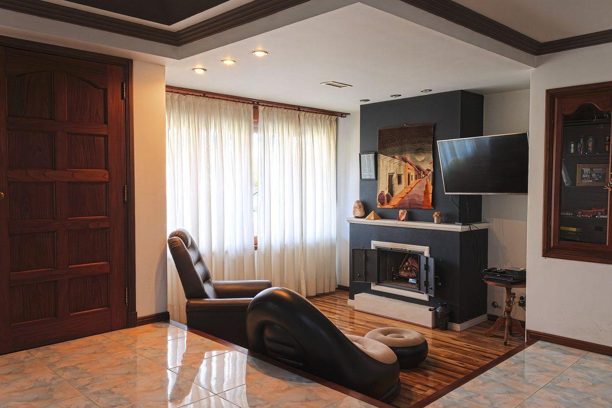 Foto de VENTA CASA 5 AMBIENTES COLINAS DE PERALTA RAMOS, imagen 1
