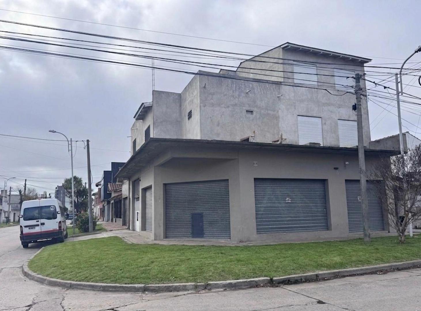 Foto de VENTA Local + 2 Departamentos P. Ramos Oeste, imagen 1