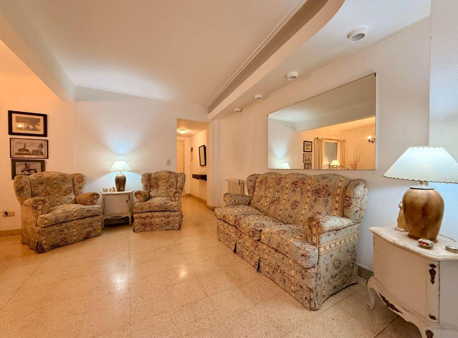 Foto de VENTA SEMIPISO 4 AMBIENTES - APTO CREDITO - CENTRO, imagen 3