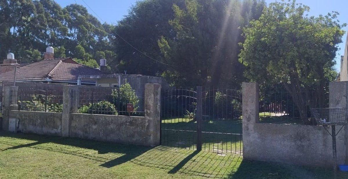 Foto de VENTA CASA 4 AMB. JORGE NEWBERY GRAN PARQUE, imagen 1