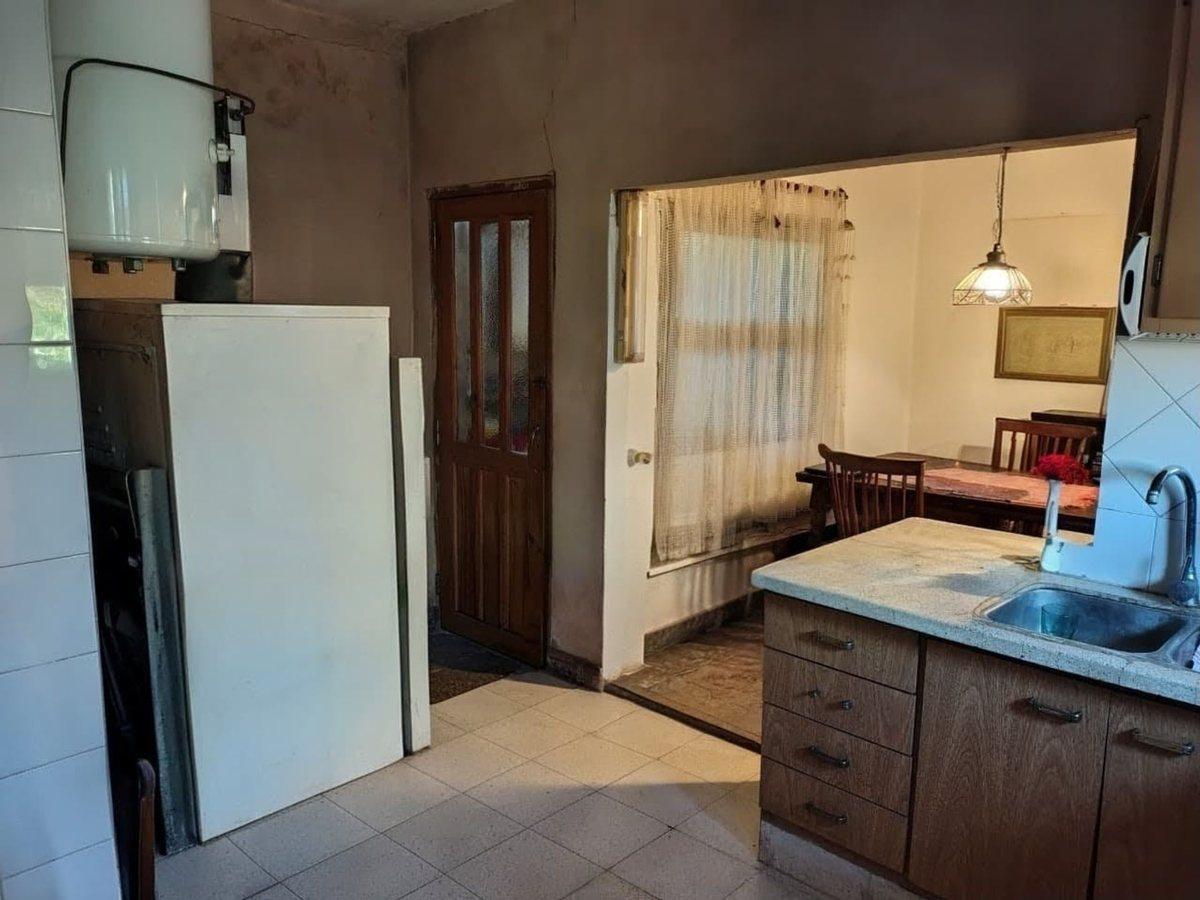 Foto de VENTA CASA 4 AMB. JORGE NEWBERY GRAN PARQUE, imagen 5