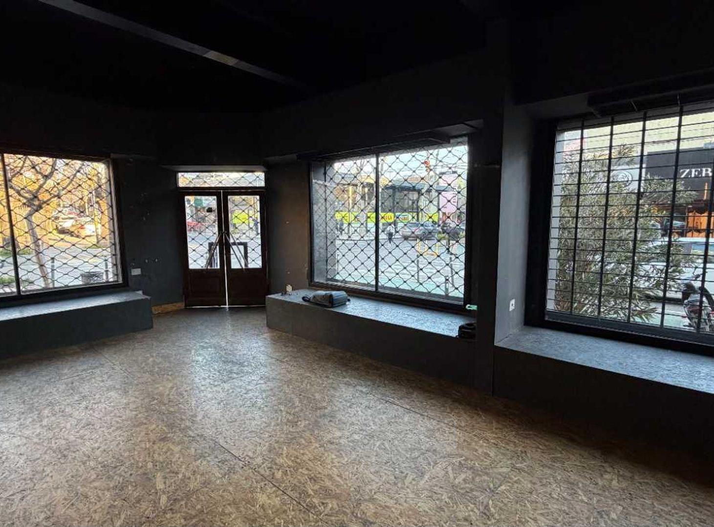 Foto de ALQUILER Local Comercial 150 metros Guemes, imagen 3