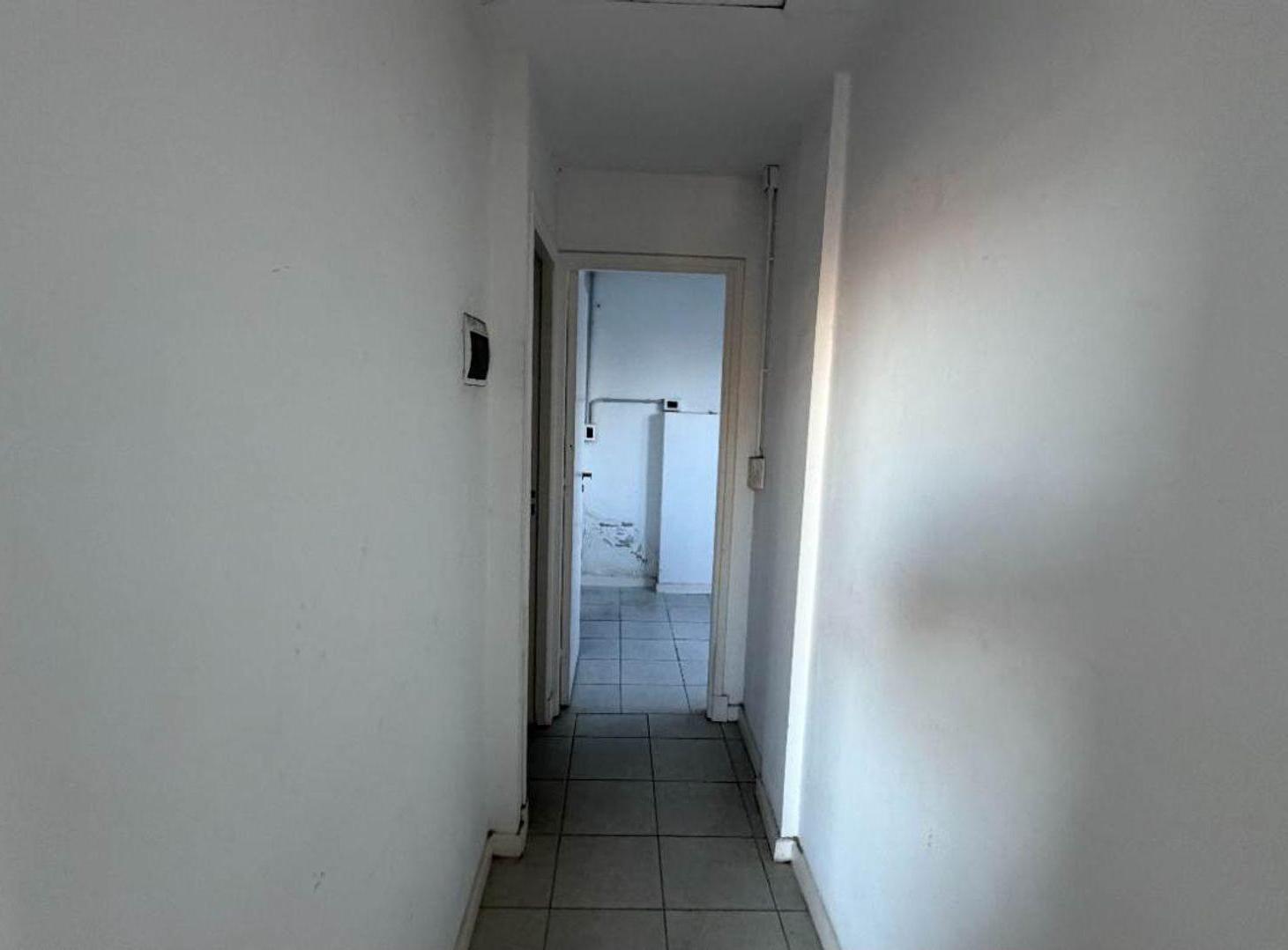 Foto de ALQUILER Local Comercial 150 metros Guemes, imagen 2