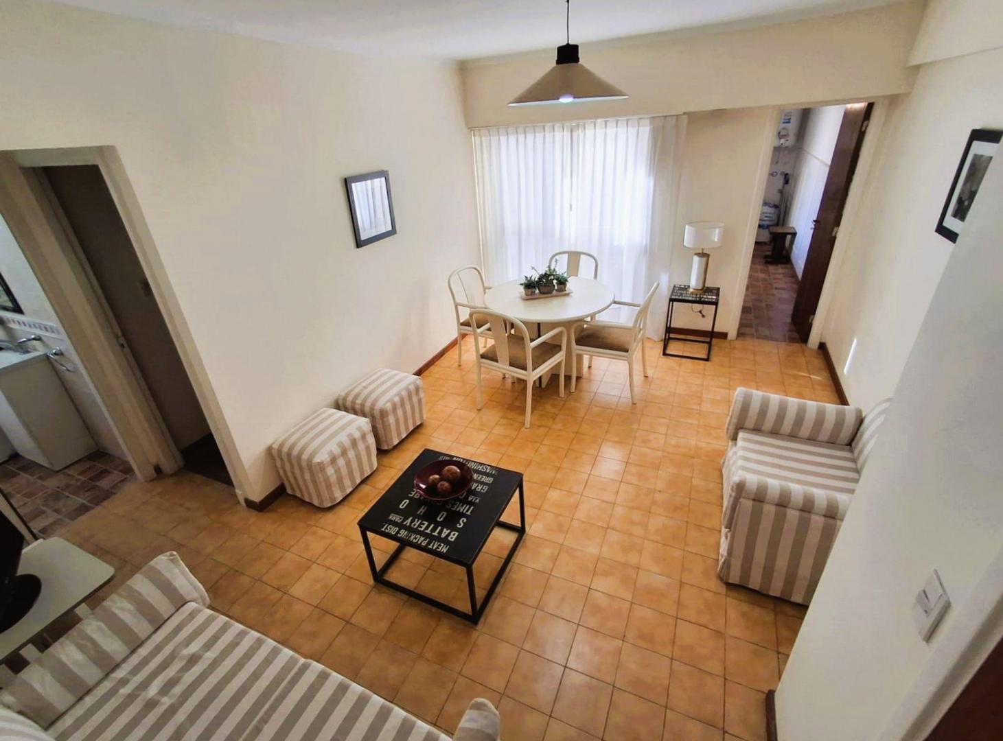 Foto de VENTA DEPTO 2 AMBIENTES MUY LUMINOSO - PLAZA COLON, imagen 1