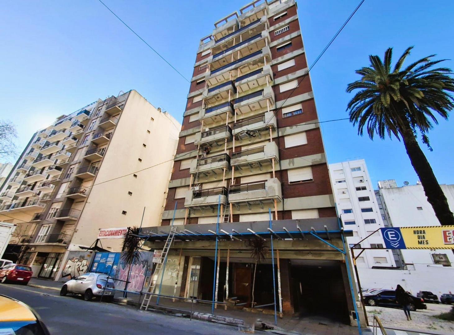 Foto de VENTA DEPTO 2 AMBIENTES MUY LUMINOSO - PLAZA COLON, imagen 2