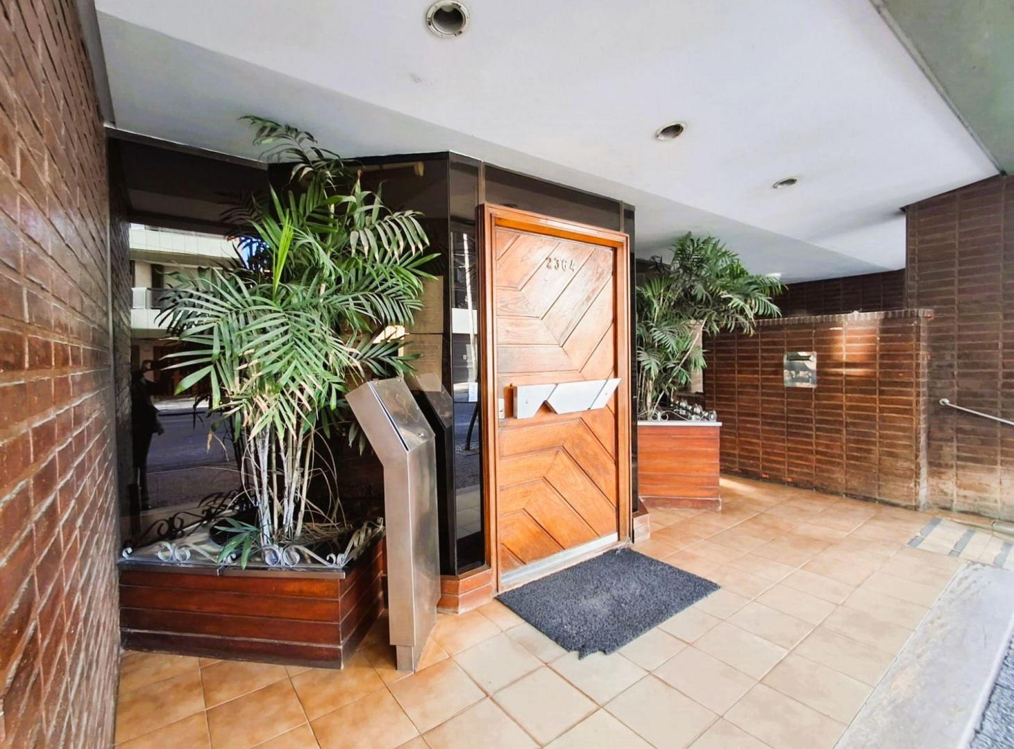 Foto de VENTA DEPTO 2 AMBIENTES MUY LUMINOSO - PLAZA COLON, imagen 3