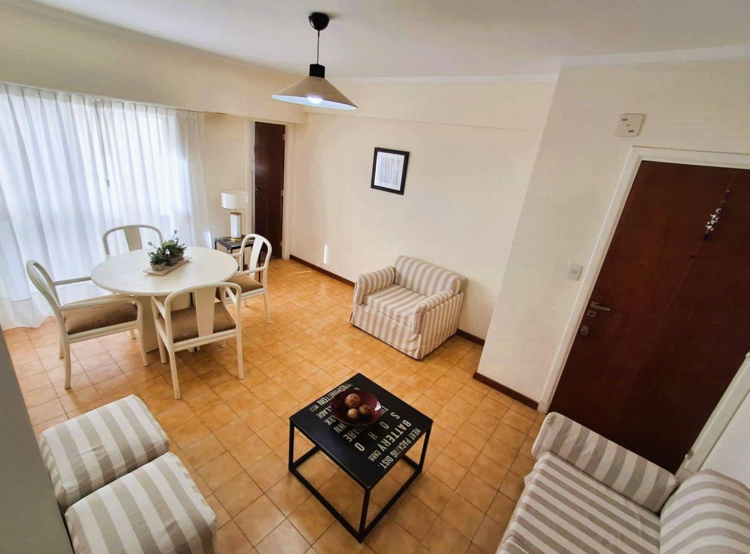 Foto de VENTA DEPTO 2 AMBIENTES MUY LUMINOSO - PLAZA COLON, imagen 4