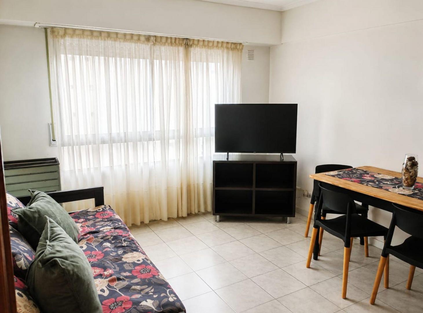Foto de VENTA DEPTO 2 AMB PLAZA MITRE - APTO CREDITO., imagen 2