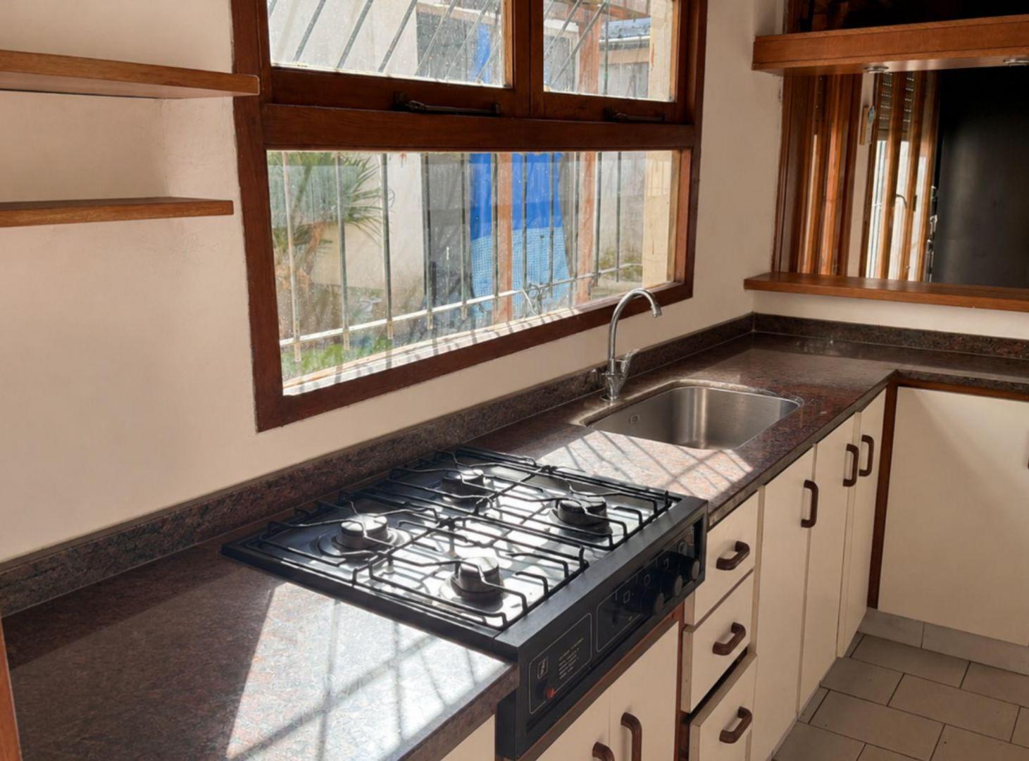 Foto de VENTA CASA 4 AMB CON QUINCHO GALPON Y JARDIN, imagen 3