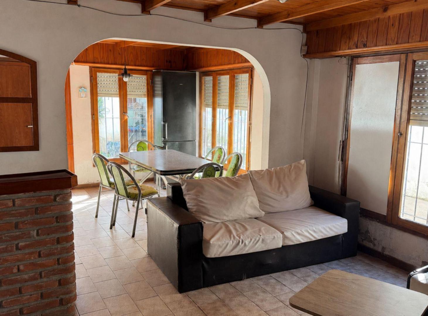 Foto de VENTA CASA 4 AMB CON QUINCHO GALPON Y JARDIN, imagen 1