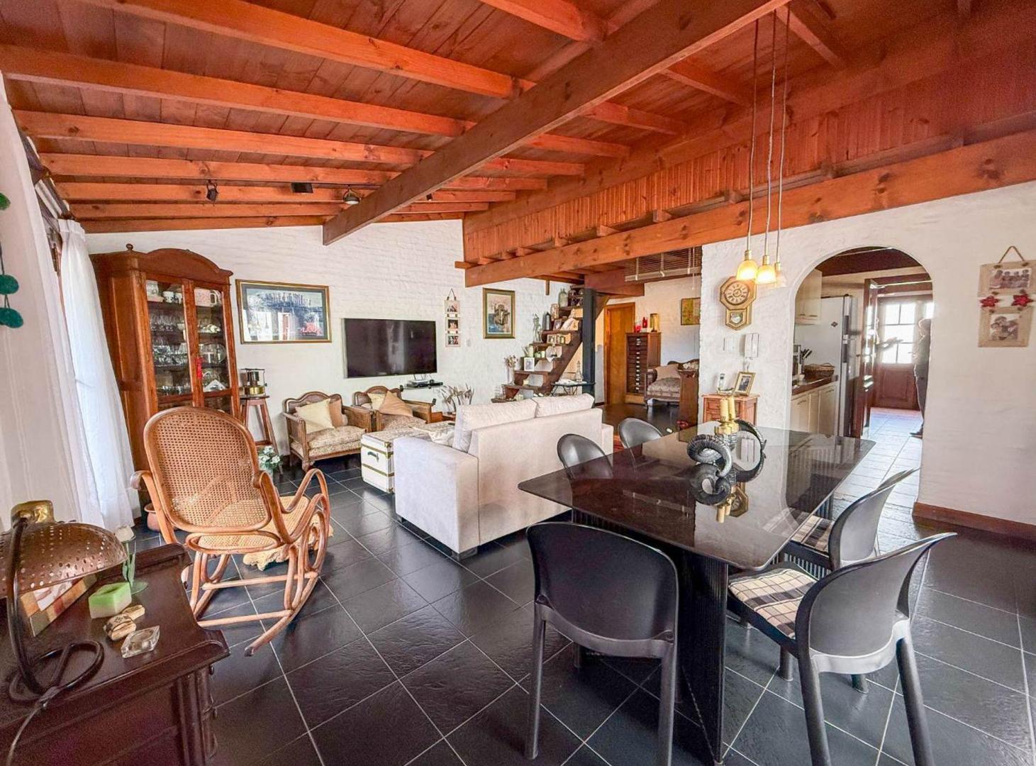 VENTA CASA 5 AMBIENTES EN MDP - PATIO + COCHERA
