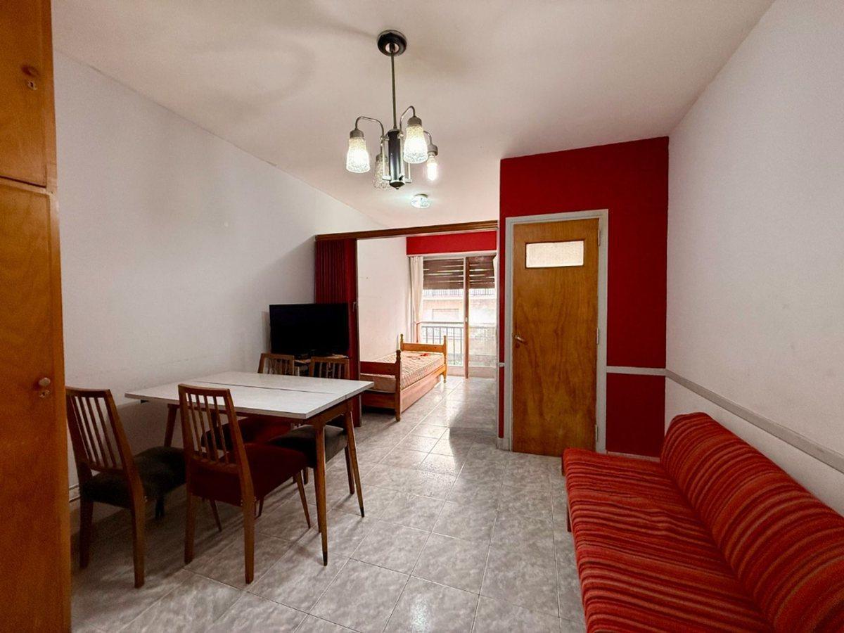 Foto de VENTA DEPTO CON BALCON AL FRENTE - OPORTUNIDAD, imagen 1