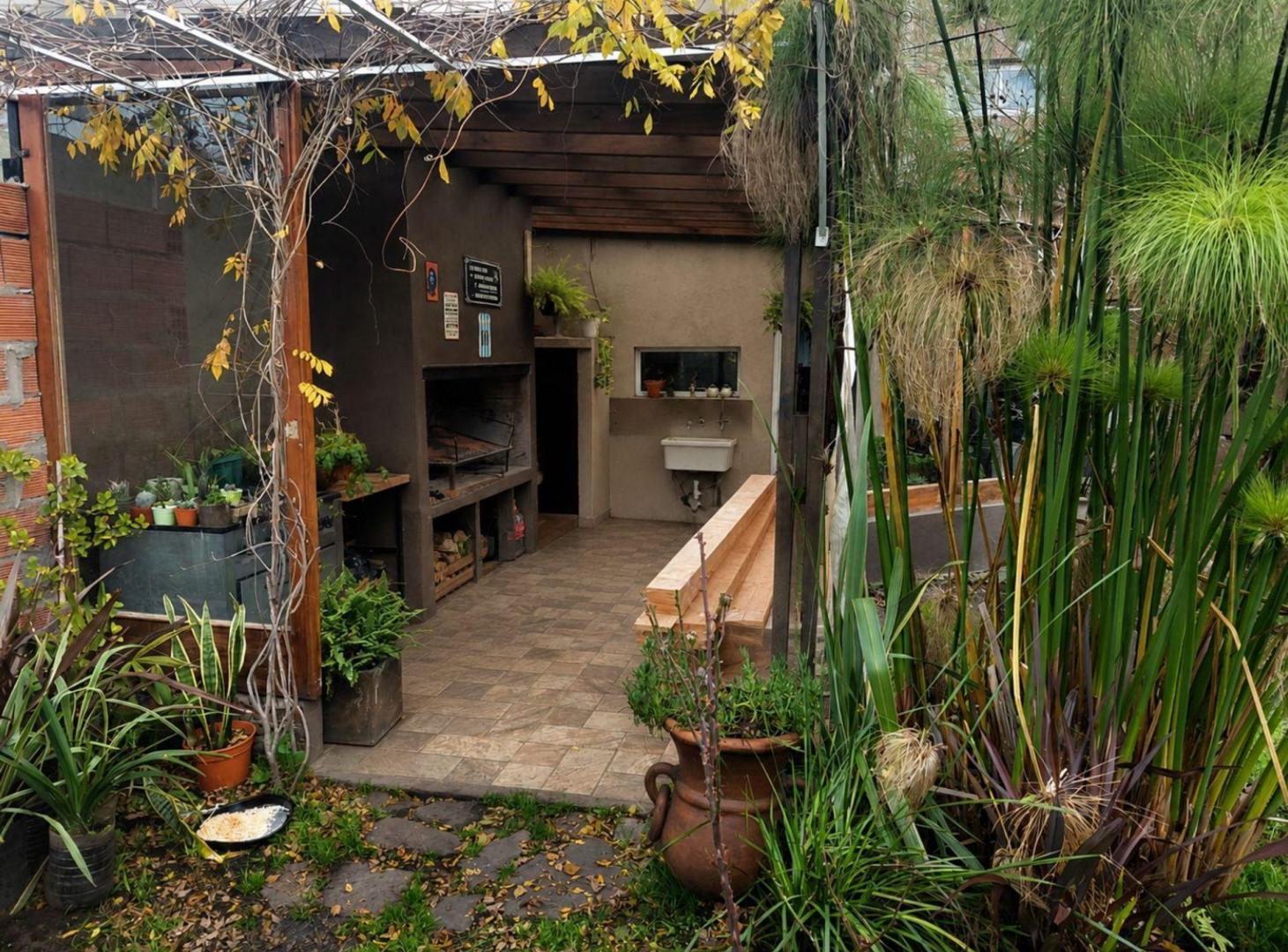 Foto de VENTA CASA 4 AMB JARDIN DE PERALTA RAMOS PERMUTA, imagen 1