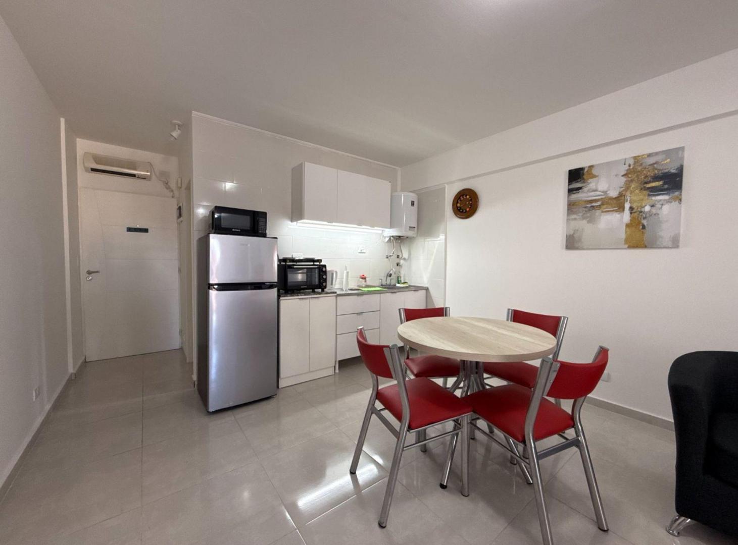 Foto de VENTA MONOAMBIENTE -MIRAMAR -200MTS. DEL MAR, imagen 2