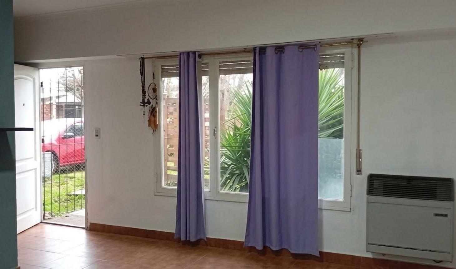 Foto de VENTA CASA 3 AMB CON PATIO Y GARAGE B° LIBERTAD, imagen 2