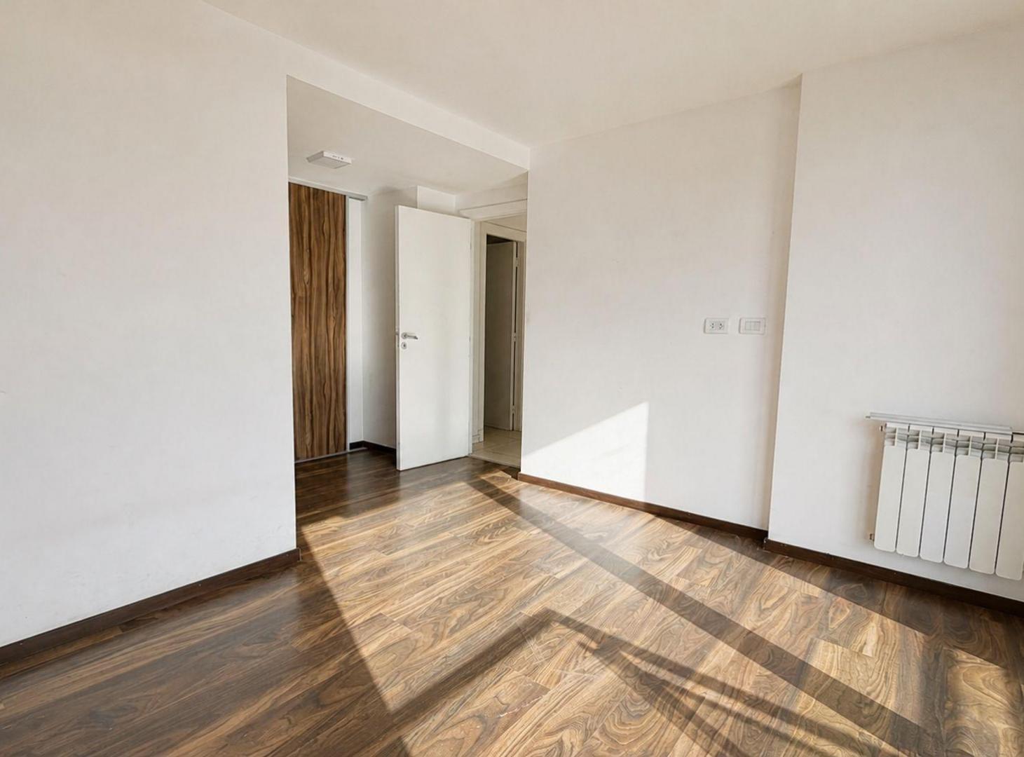 Foto de VENTA Depto 2 amb c/Cochera Plaza Mitre, imagen 4