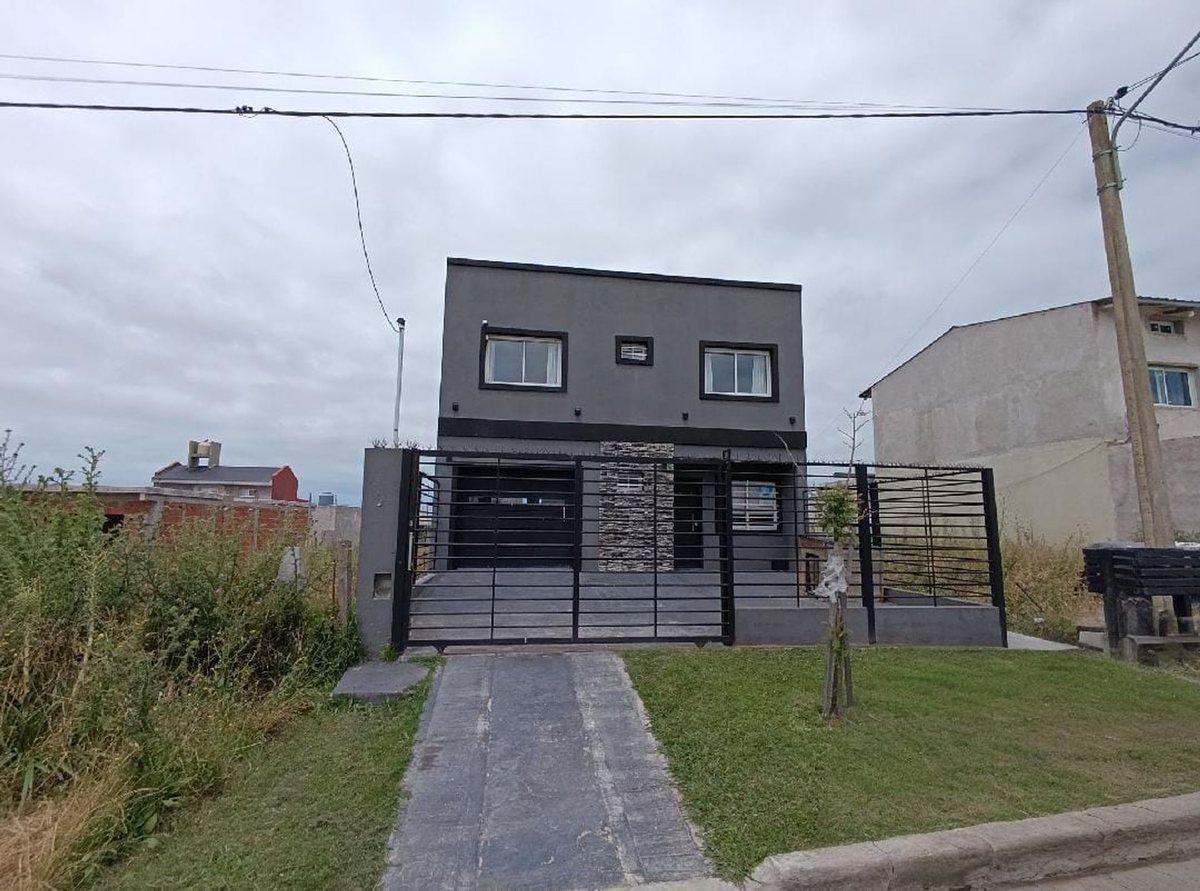 Foto de Venta Casa 4 ambientes en El Martillo Apta Crédito, imagen 1