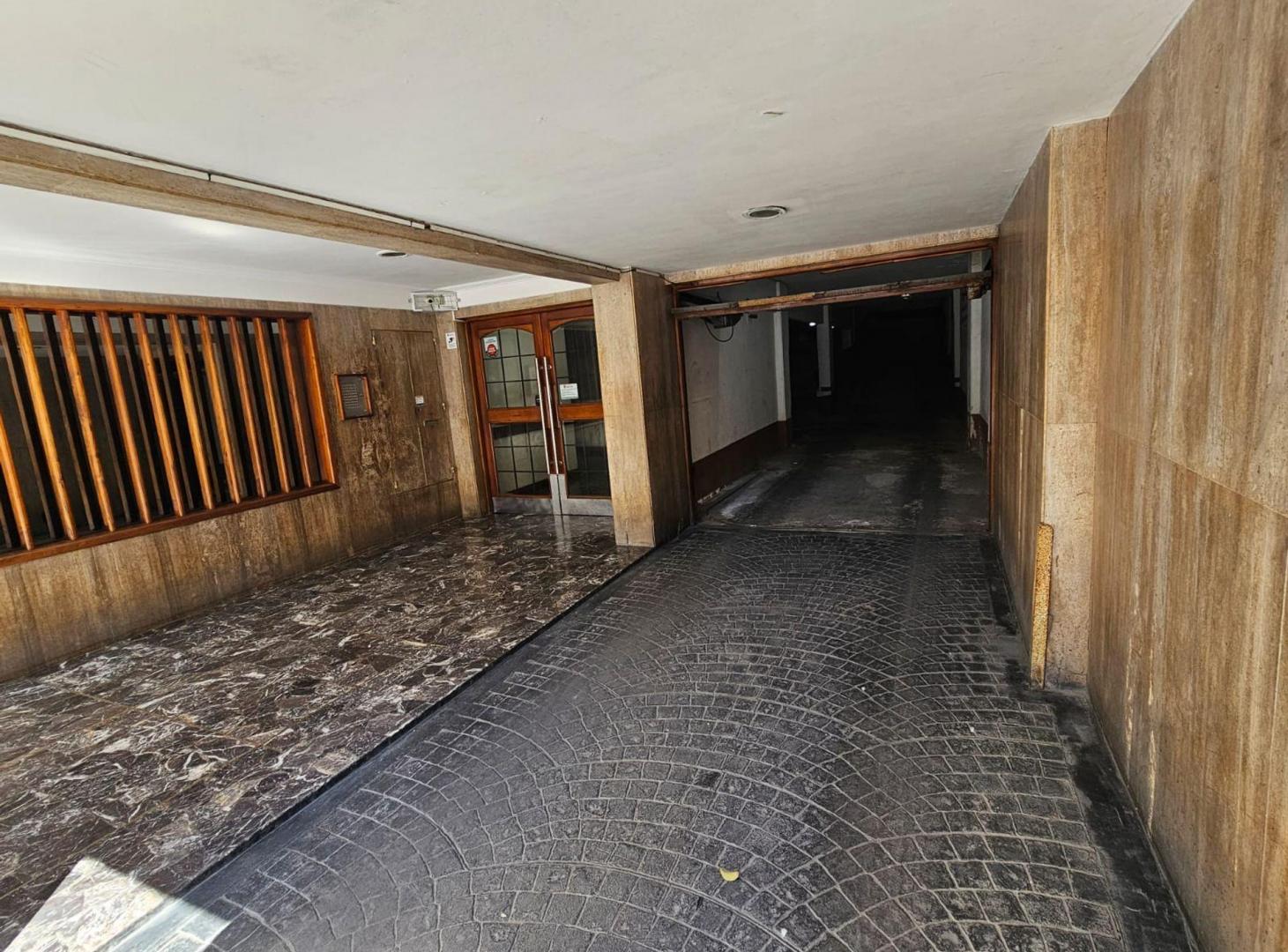Foto de VENTA COCHERA CENTRO PLANTA BAJA PORTON AUTOMATICO, imagen 1