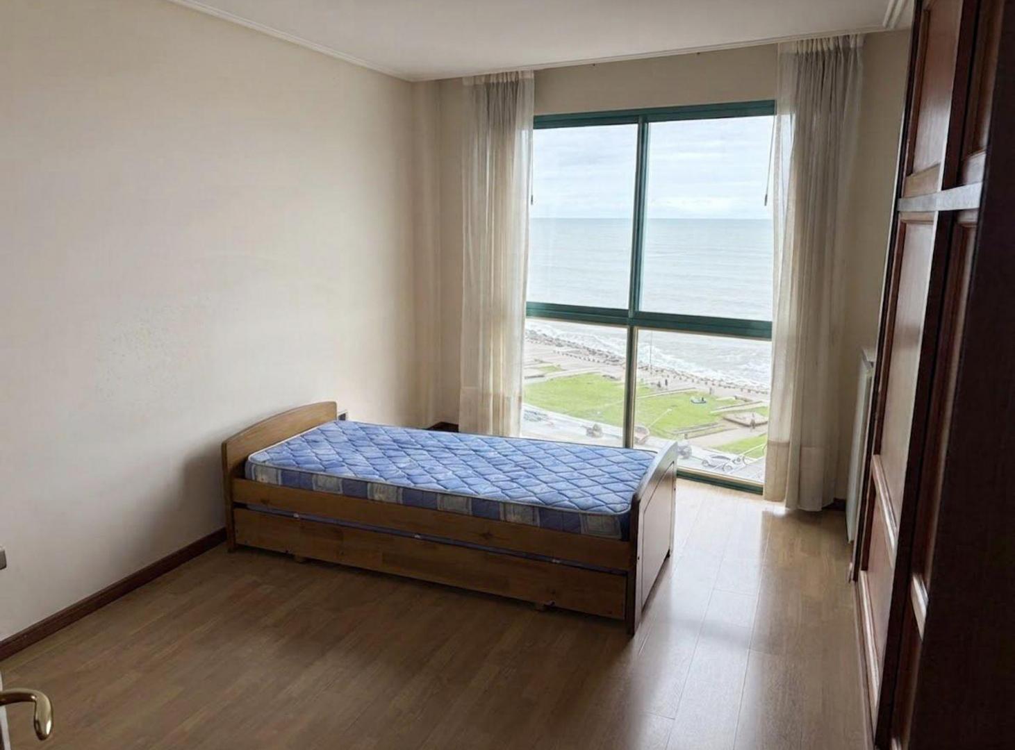 Foto de Venta Dpto 3 Amb Balcón Cochera Frente al Mar, imagen 3