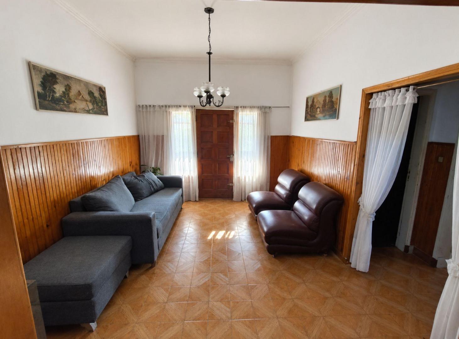 Foto de Venta Casa + Departamento 6 Amb. en Las Avenidas, imagen 2