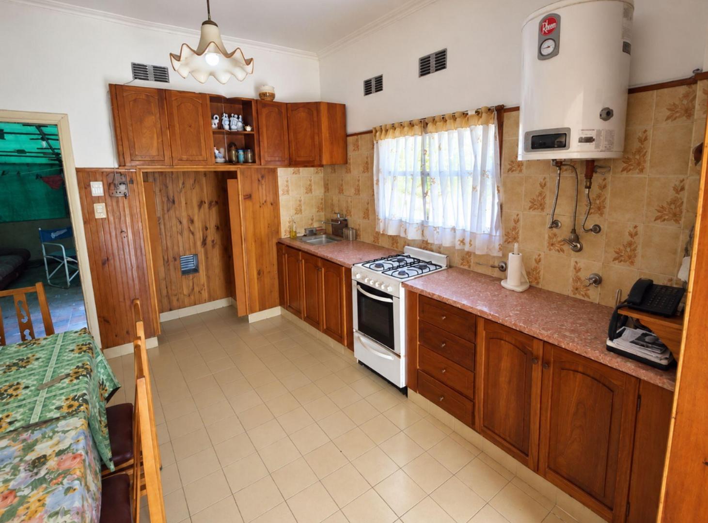 Foto de Venta Casa + Departamento 6 Amb. en Las Avenidas, imagen 3