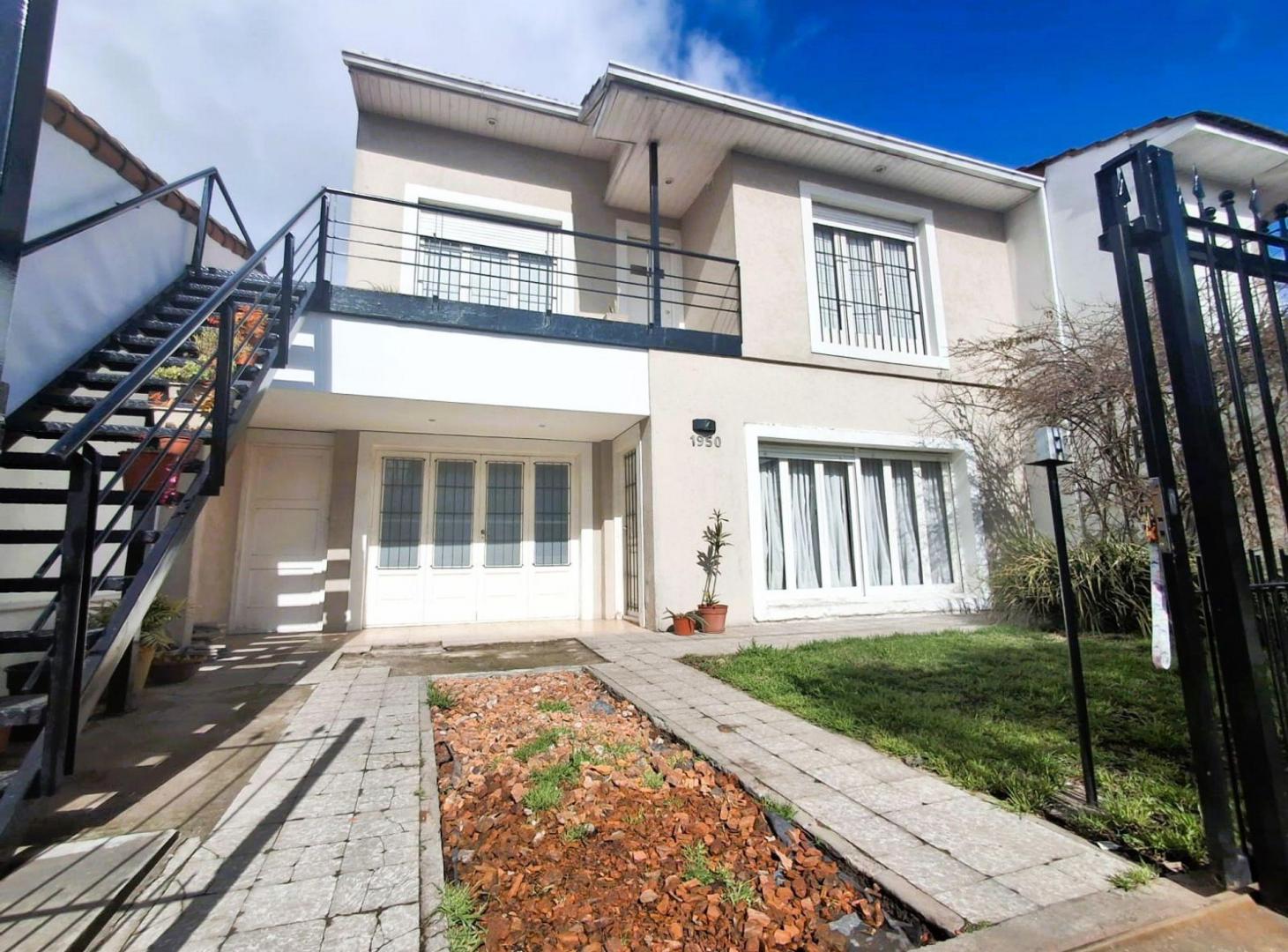 Foto de VENTA 2 CASAS EN BLOCK- 3 AMBIENTES - ELMARTILLO, imagen 1