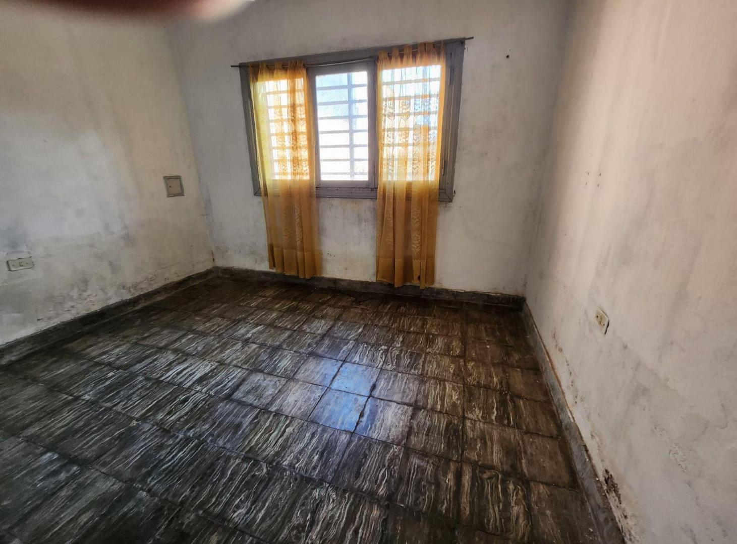 Foto de VENTA Lote 433 MT2 con Casa a reciclar Juramento, imagen 5