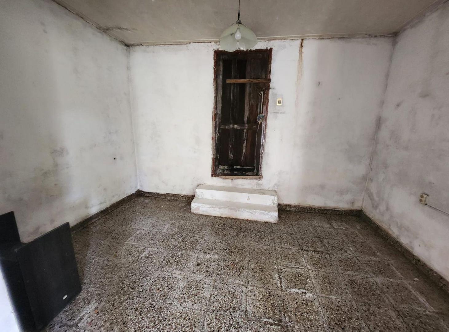 Foto de VENTA Lote 433 MT2 con Casa a reciclar Juramento, imagen 3