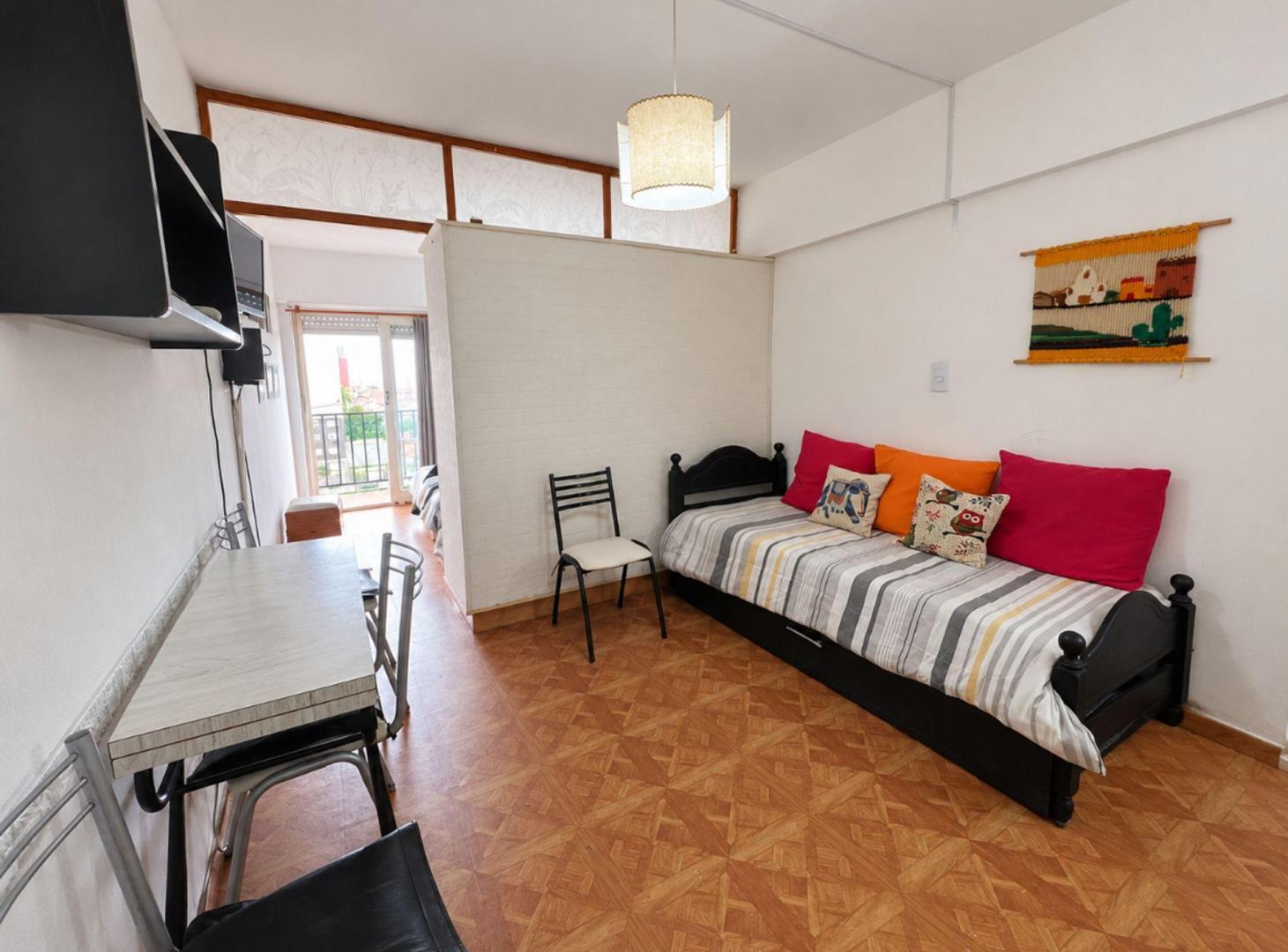 Foto de VENTA MONOAMBIENTE AL FRENTE C/BALCÓN ZONA GUEMES, imagen 1