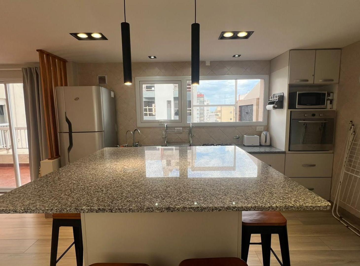 Foto de VENTA DEPTO 5 AMB LA PERLA CON BALCON Y PARRILLA, imagen 4