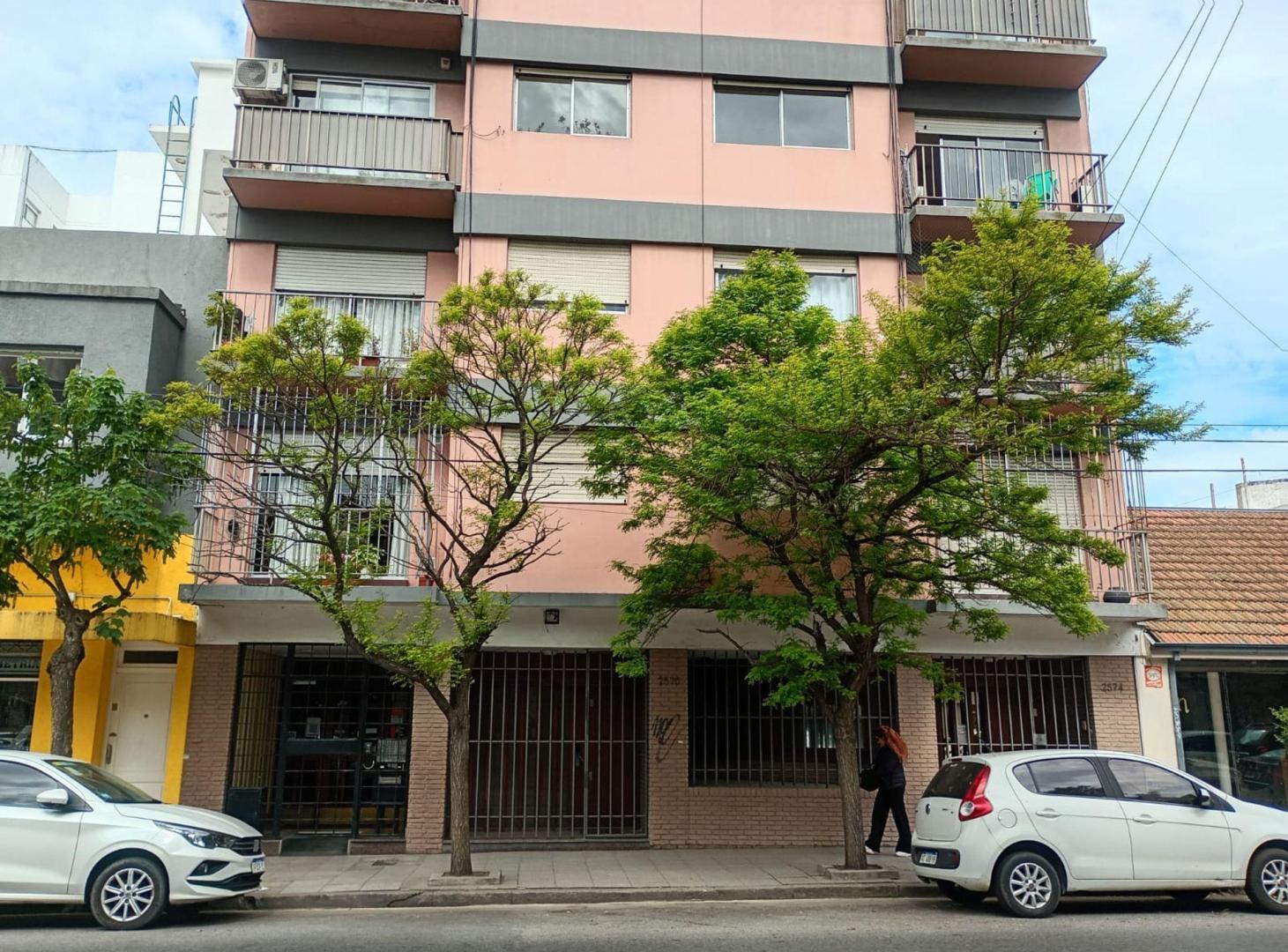 Foto de VENTA DEPTO 2 AMB. BARRIO PRIMERA JUNTA., imagen 1