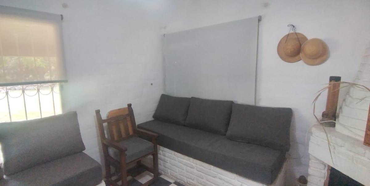 Oportunidad Casa con Gran Terreno en Excelente Ubicacion 2