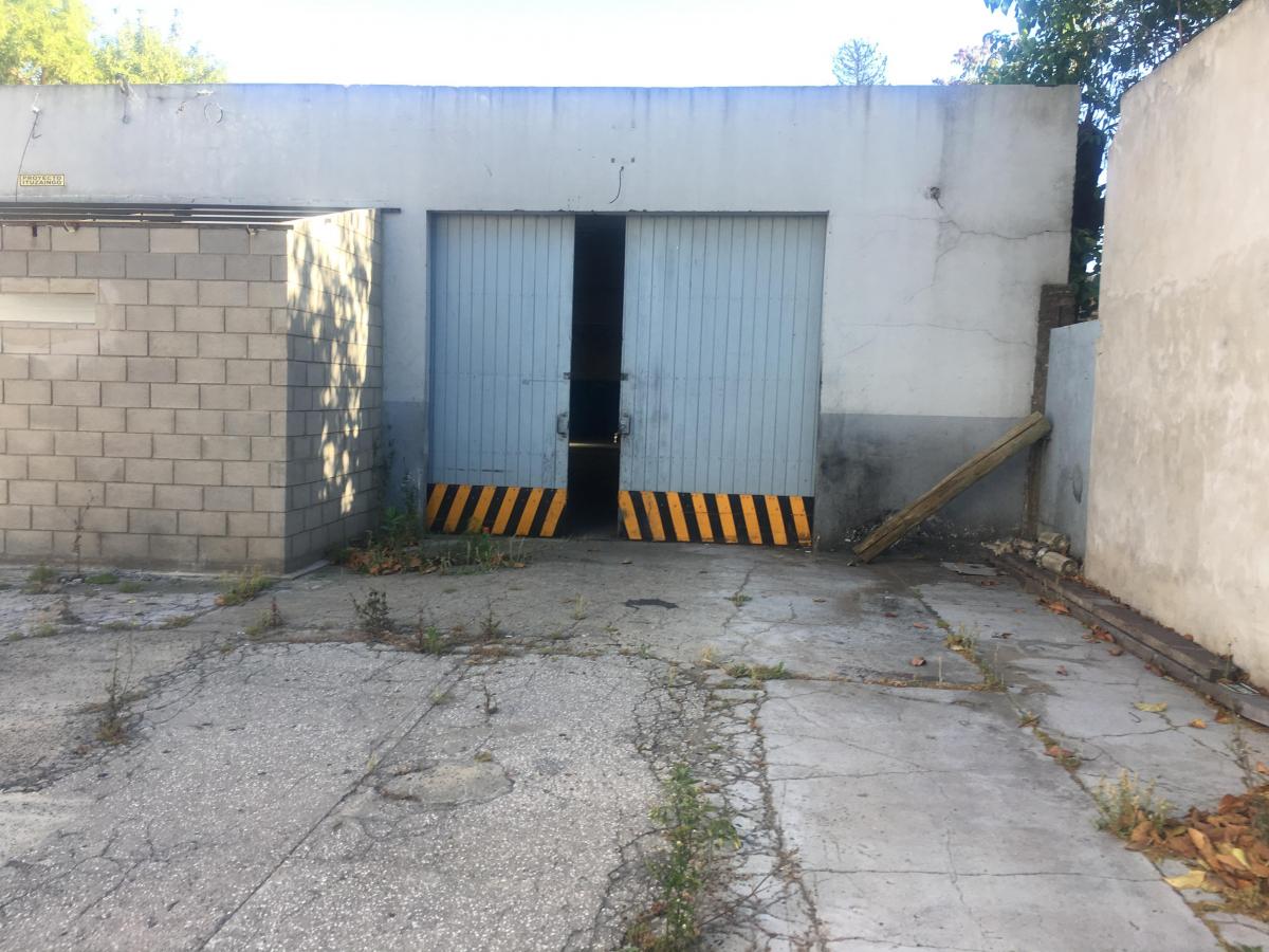EDIFICIO INDUSTRIAL/CON OFICINAS Y VIVIENDA