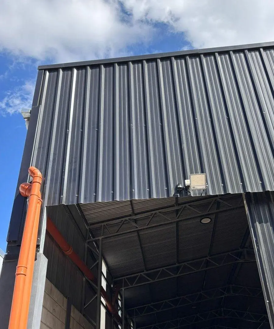 Alquiler - Galpon 288 m2 a estrena con comedor, oficinas y baños 4