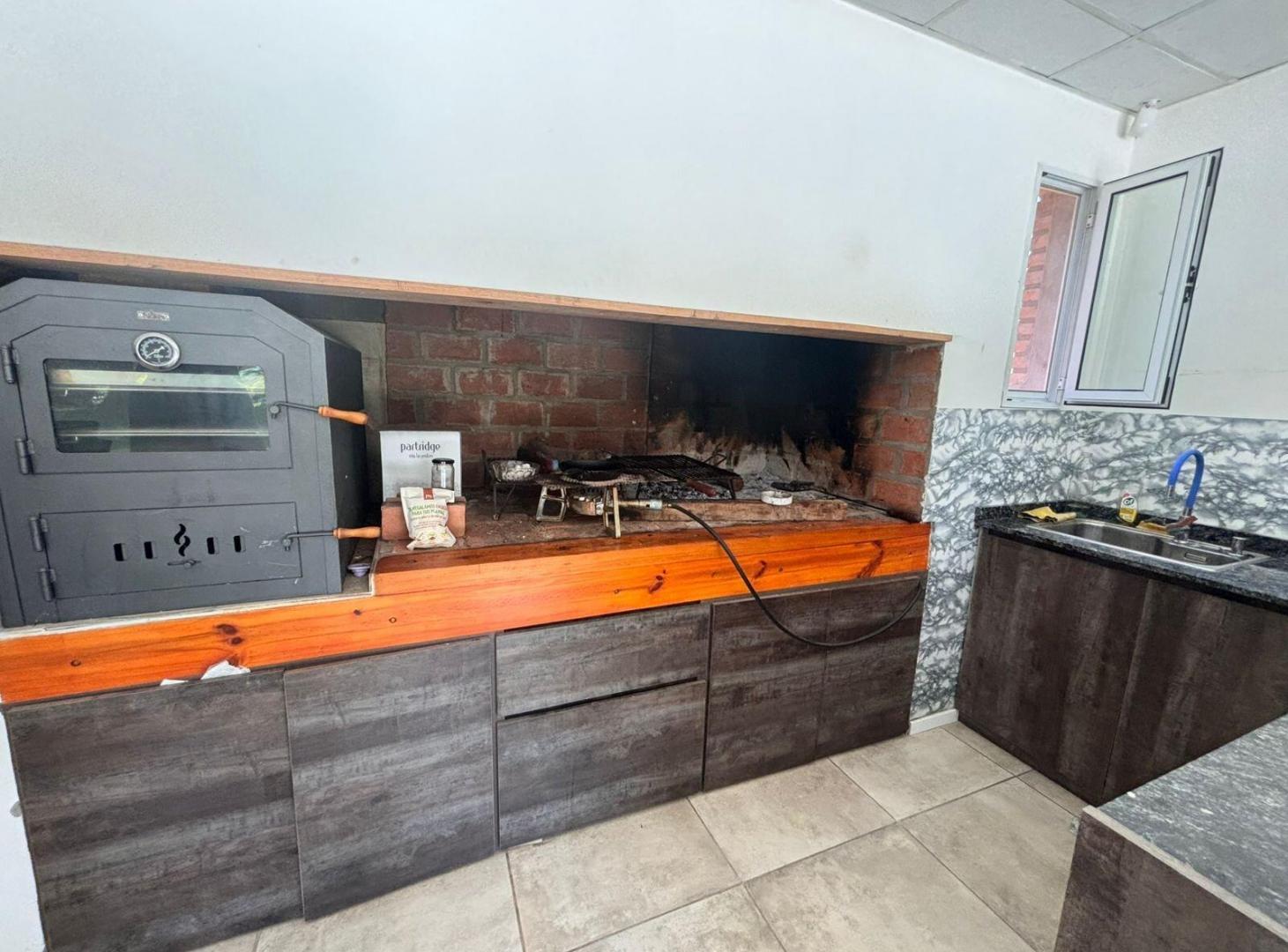Foto de VENTA - Casa quinta 2 habitaciones, piscina climatizada y amplio lote de 1000 m2, imagen 3