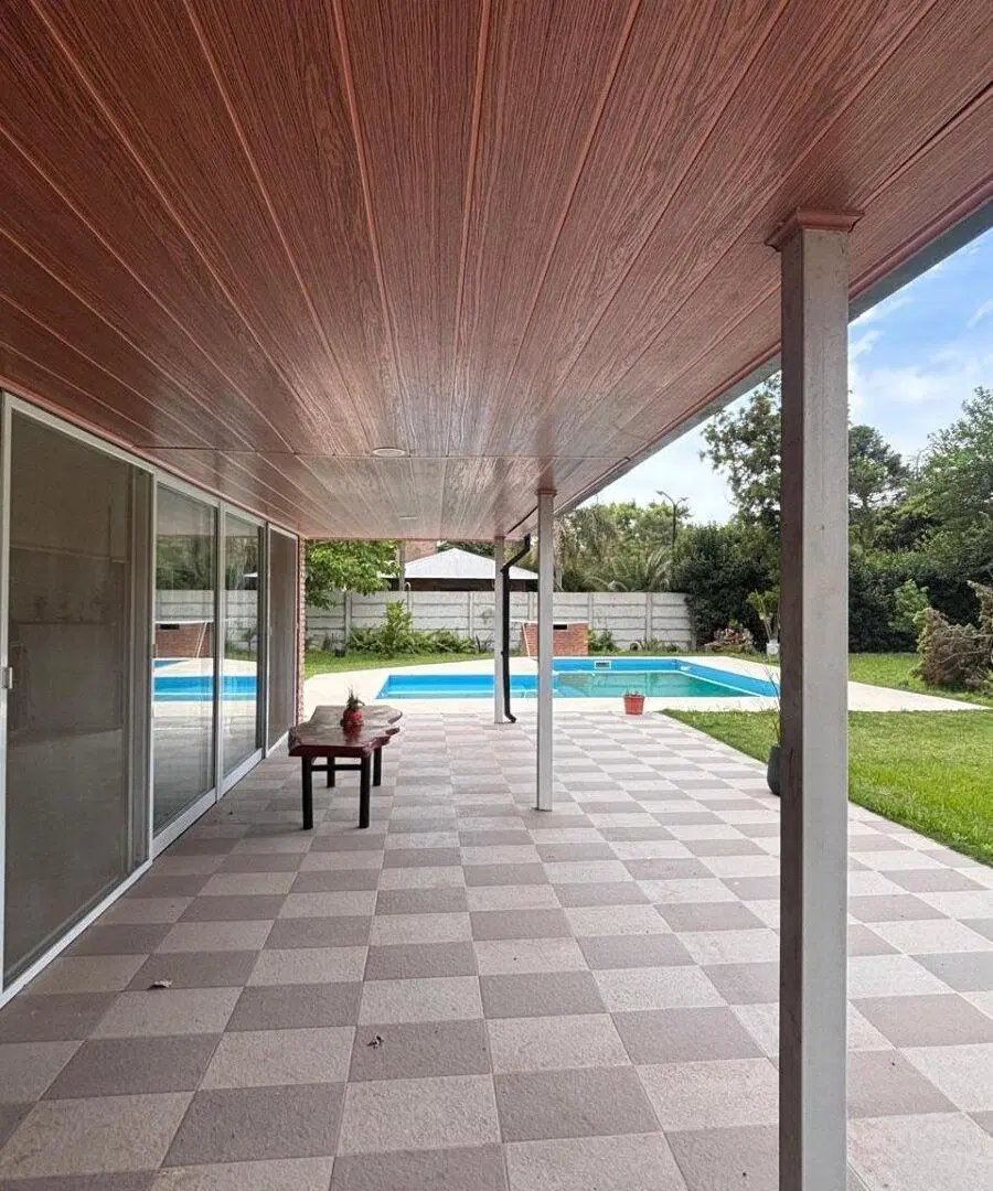 VENTA - Casa quinta 2 habitaciones, piscina climatizada y amplio lote de 2000 m2 2