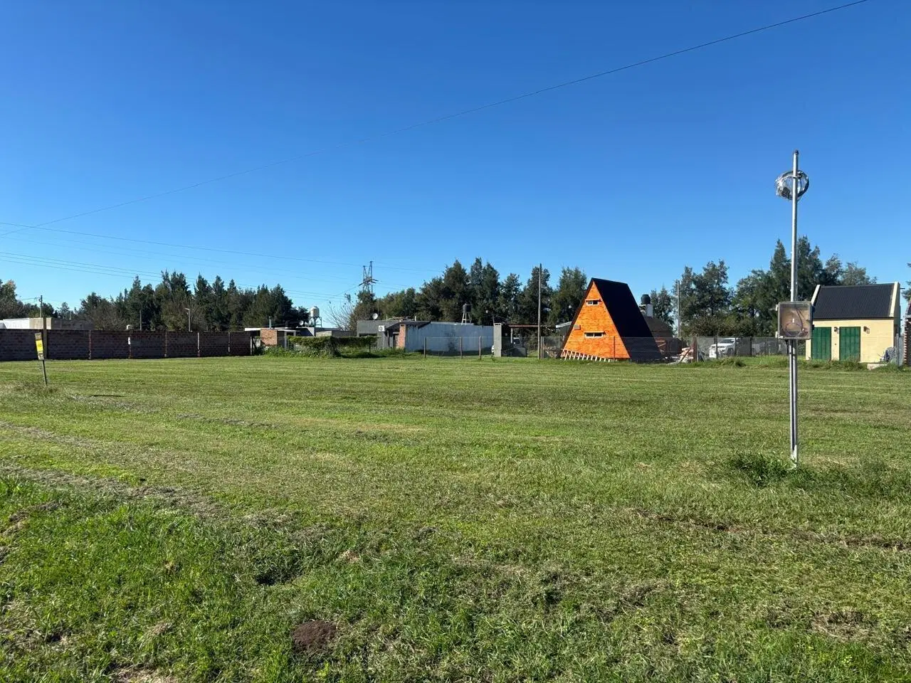 VENTA - Lote de 330 m2- entrega 60% y saldo en cuotas fijas USD - Listo para escriturar. 2