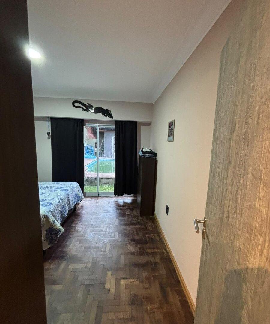 Foto de VENTA - Casa 2 dormitorios, garage, quincho y pileta, imagen 3