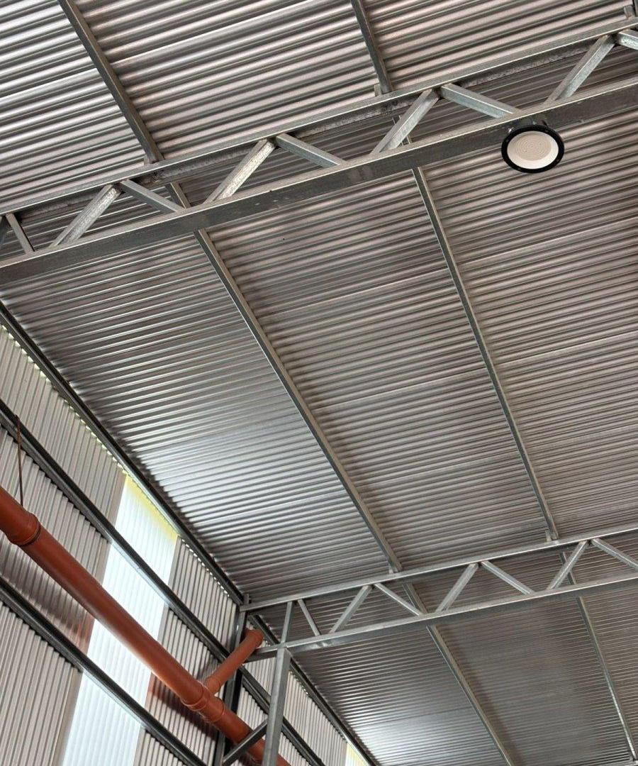 Foto de Galpon 300 m2 a estrena con comedor, oficinas y 2 baños, imagen 2