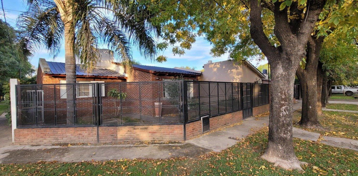 Foto de VENTA - Casa 3 habitaciones con todo los servicios Ricardone, imagen 2